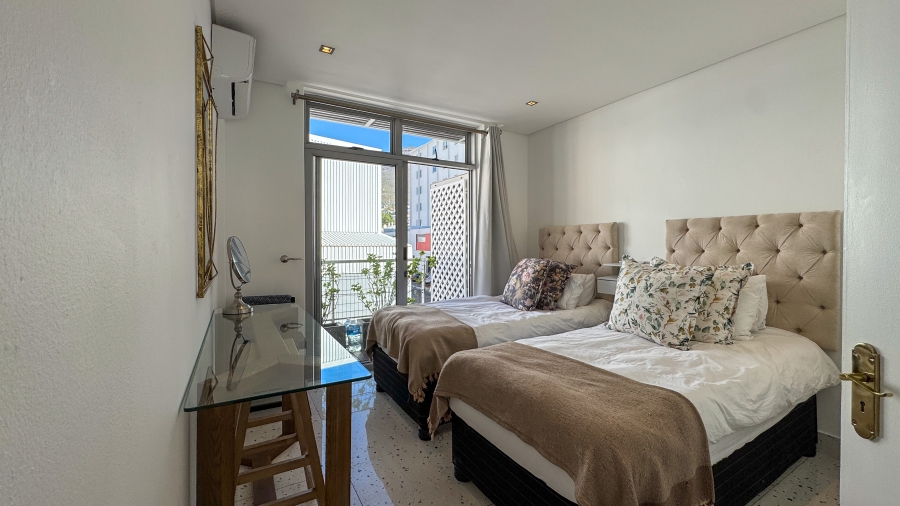 2 Bedroom Property for Sale in Gardens Western Cape